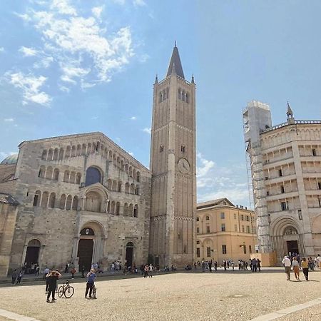 Luxury 3 Al Duomo Di Parma Lägenhet Exteriör bild