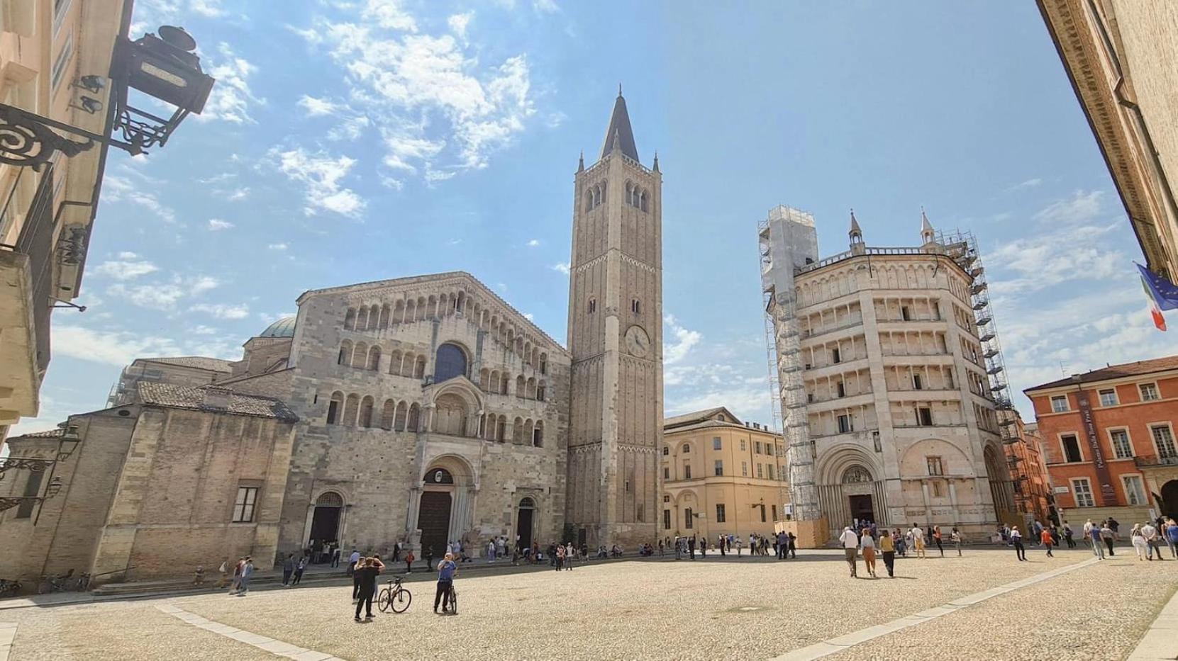 Luxury 3 Al Duomo Di Parma Lägenhet Exteriör bild